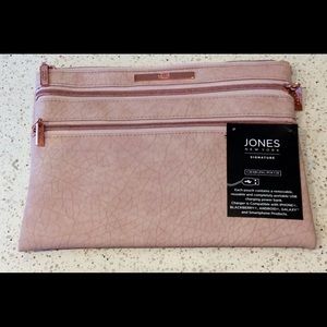 Jones New York Signature Cell Charging Bag -BLUSH